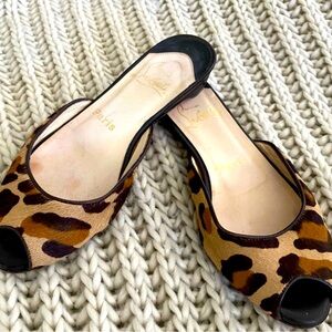 Gorgeous calf hair leopard print slides in great condition. Size 36.